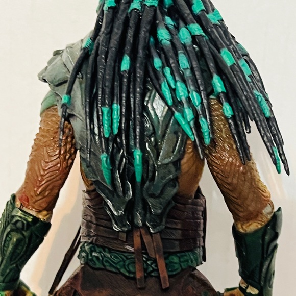 Neca Predators Series2 Masked Tracker Predator Figure - Picture 8 of 9